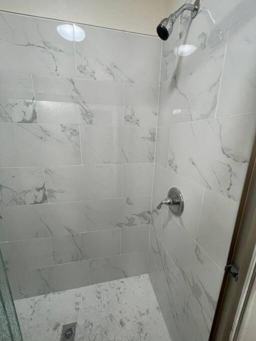 شقة Brand New 2Br Cute Blue Led In North فريسنو المظهر الخارجي الصورة