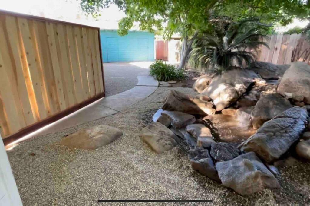 شقة Brand New 2Br Cute Blue Led In North فريسنو المظهر الخارجي الصورة